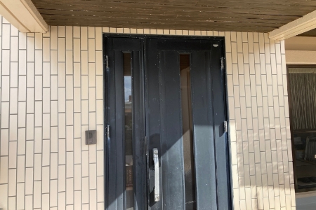 玄関ドアリフォーム（Before）